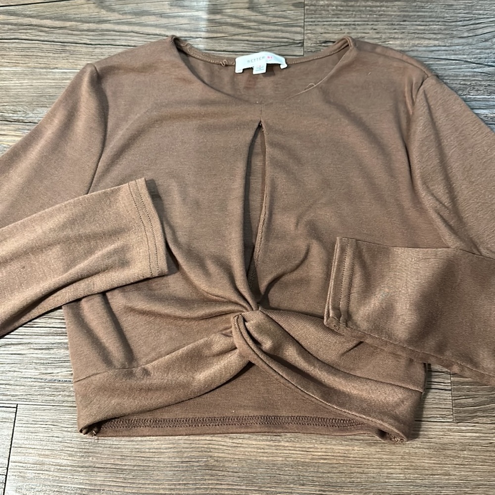 Brown key hole crop long sleeve